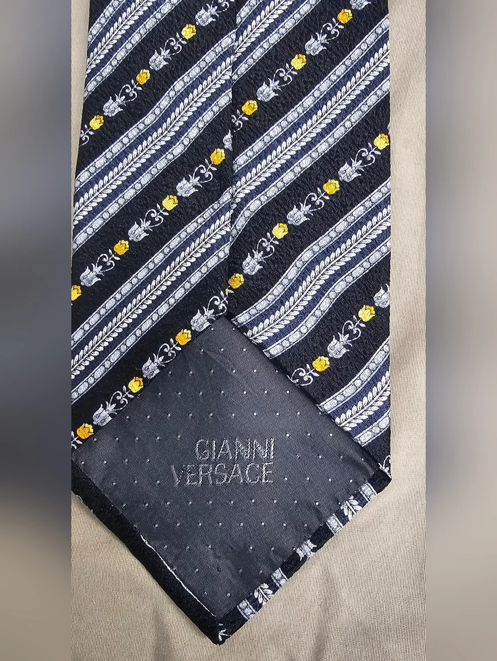 Gianni Versace Men's 100% Silk Tie Black Silver Gold Medusa Floral Italy